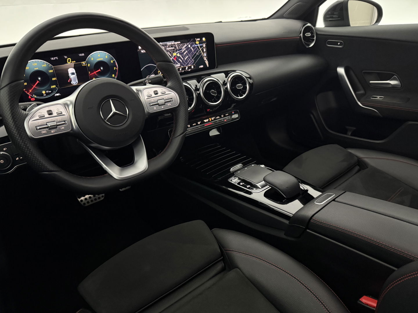 Mercedes-Benz A-Klasse 200 AMG | Pano | Virtual | Camera | LED | Parkeersens. | NAP