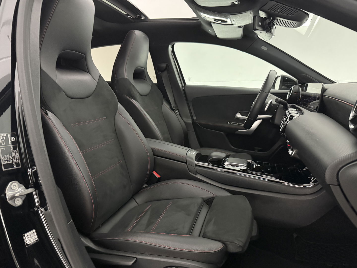 Mercedes-Benz A-Klasse 200 AMG | Pano | Virtual | Camera | LED | Parkeersens. | NAP