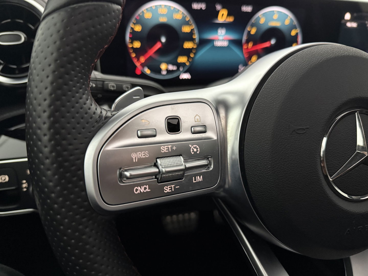 Mercedes-Benz A-Klasse 200 AMG | Pano | Virtual | Camera | LED | Parkeersens. | NAP