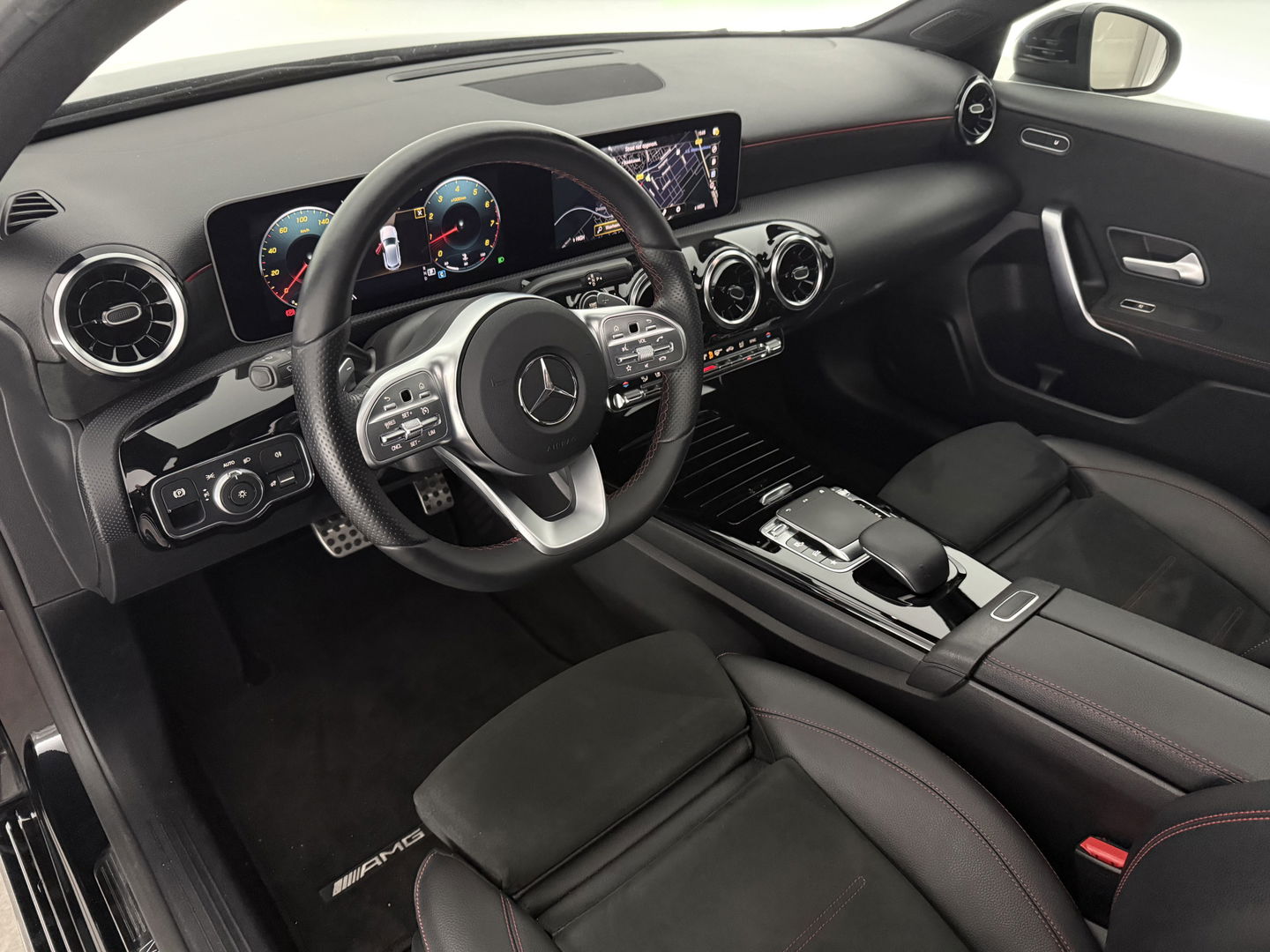 Mercedes-Benz A-Klasse 200 AMG | Pano | Virtual | Camera | LED | Parkeersens. | NAP