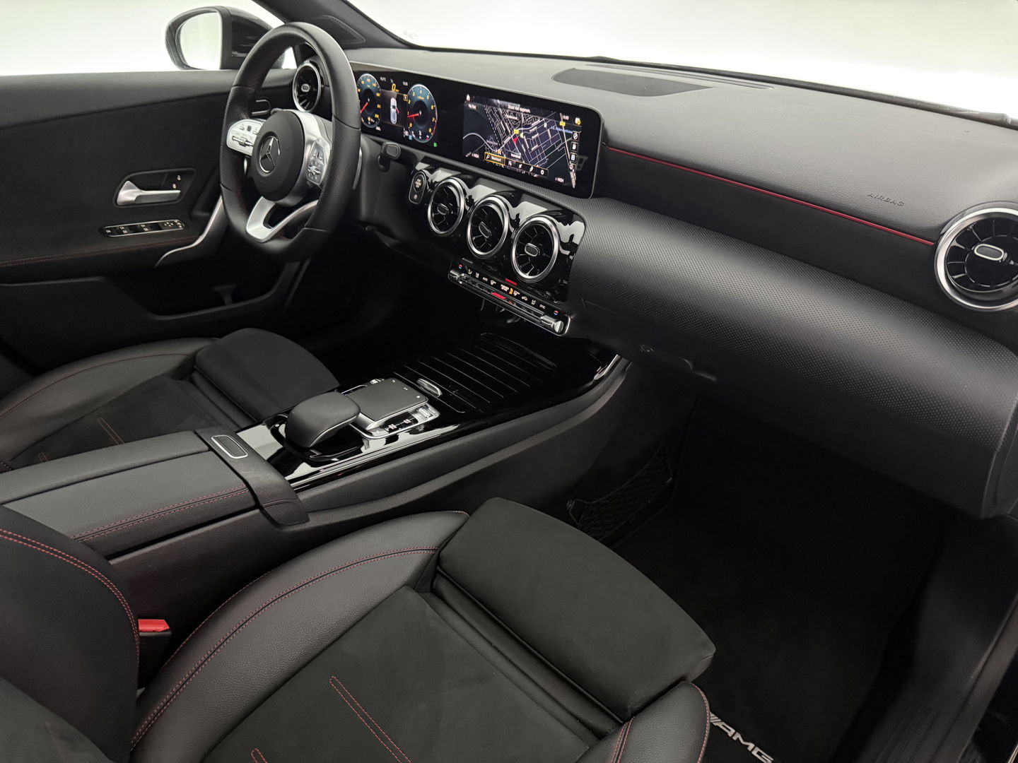 Mercedes-Benz A-Klasse 200 AMG | Pano | Virtual | Camera | LED | Parkeersens. | NAP