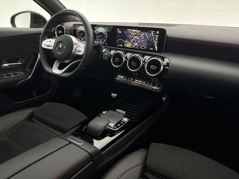Mercedes-Benz A-Klasse 200 AMG | Pano | Virtual | Camera | LED | Parkeersens. | NAP