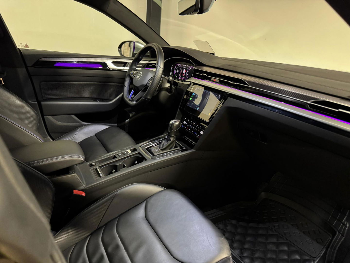 Volkswagen Arteon 2.0 TSI R PANO KEYLESS HUD VOL'