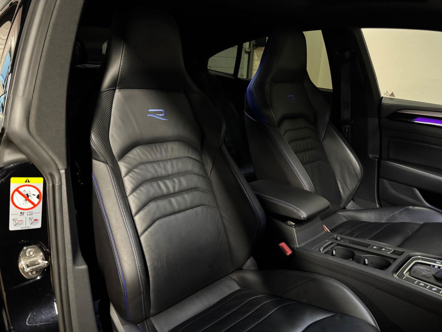 Volkswagen Arteon 2.0 TSI R PANO KEYLESS HUD VOL'