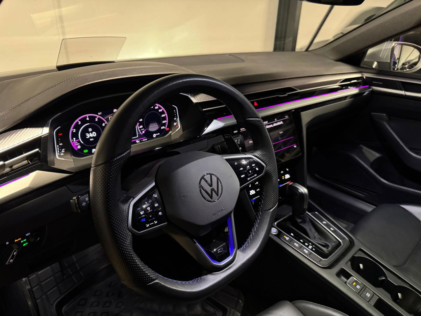 Volkswagen Arteon 2.0 TSI R PANO KEYLESS HUD VOL'