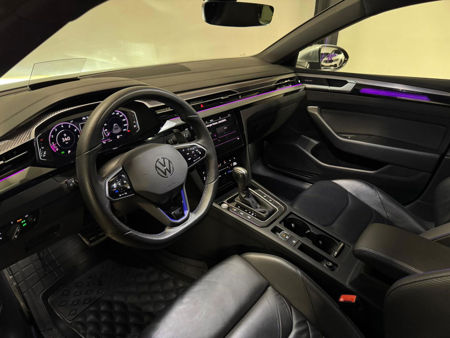 Volkswagen Arteon 2.0 TSI R PANO KEYLESS HUD VOL'