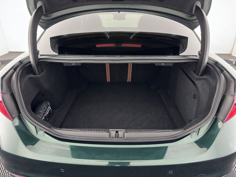 Alfa Romeo Giulia 2.0T Sprint (INCL.BTW) Aut. *PANO | LEATHER-FABRIC | XENON | ADAPTIVE-CRUISE | BLIND-SPOT | SPORTSEATS | CAMERA | NAVI-FULLMAP | DAB+ | SHIFT-PADDLES | PRIVACY-GLASS | ECC | 18"ALU*