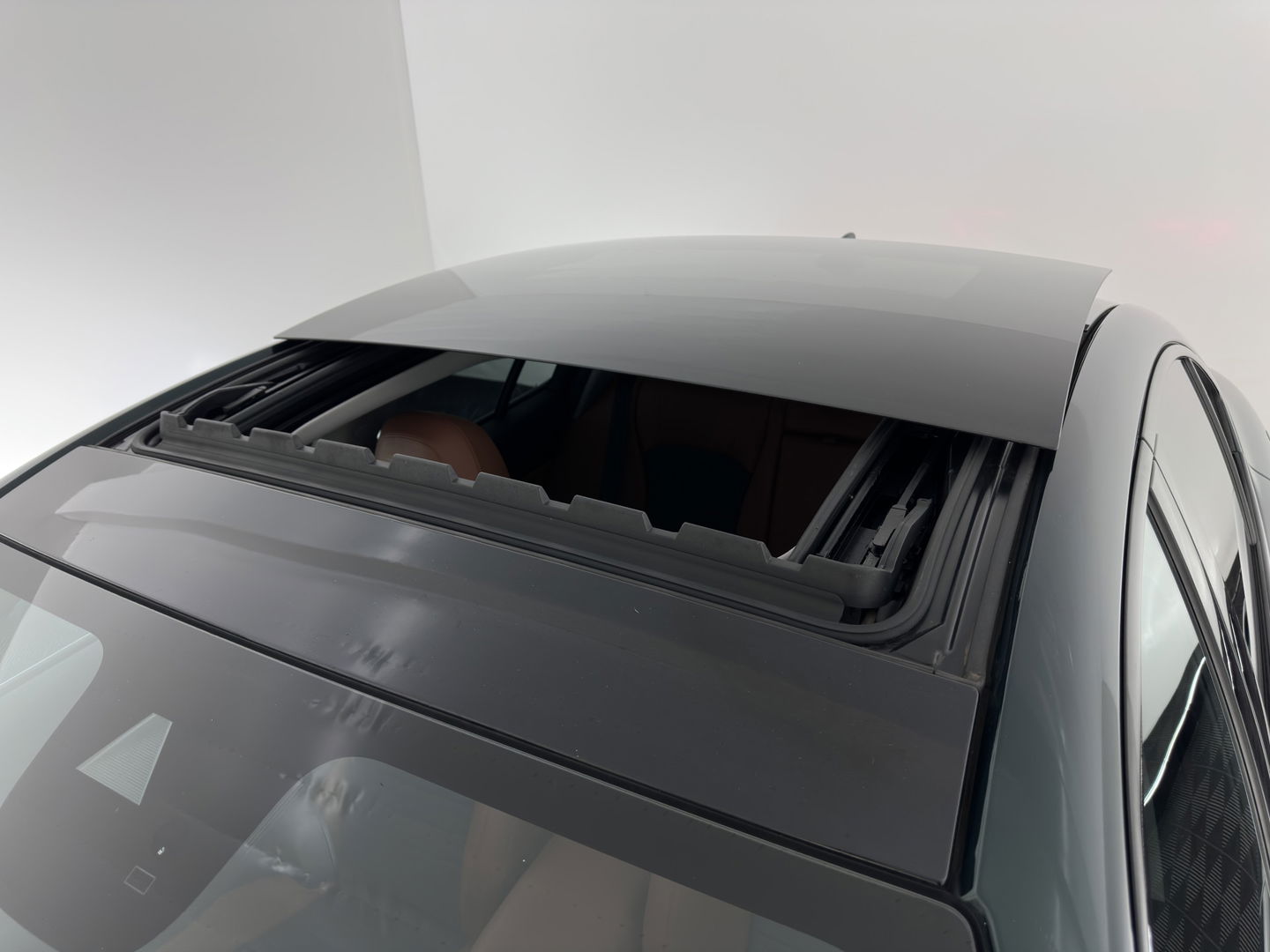 Alfa Romeo Giulia 2.0T Sprint (INCL-BTW) Aut. *PANO | LEATHER-FABRIC | XENON | ADAPTIVE-CRUISE | BLIND-SPOT | SPORTSEATS | CAMERA | NAVI-FULLMAP | DAB+ | SHIFT-PADDLES | PRIVACY-GLASS | LANE-ASSIST | BLINDSPOT | KEYLESS |