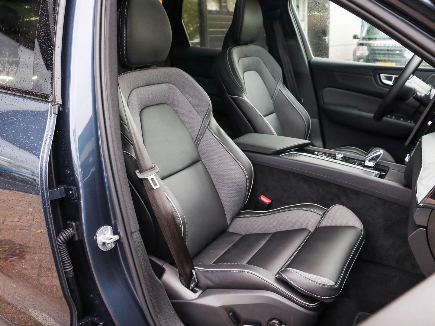 Volvo XC60 T6 Plus Black Edition MY 2026 | Facelift Panodak 360 cam 21 inch