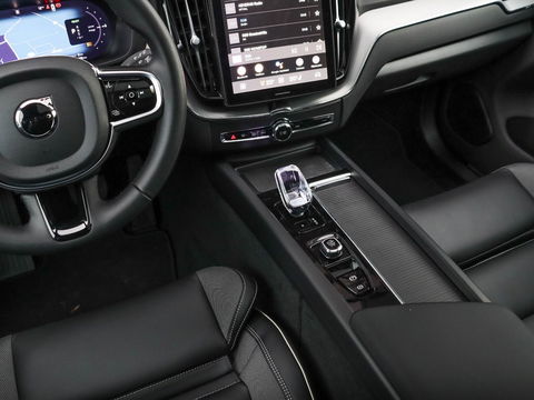 Volvo XC60 T6 Plus Black Edition MY 2026 | Facelift Panodak 360 cam 21 inch