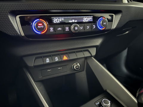 Audi A1 Sportback 30 TFSI S-Line Carplay Cruise Clima PDC
