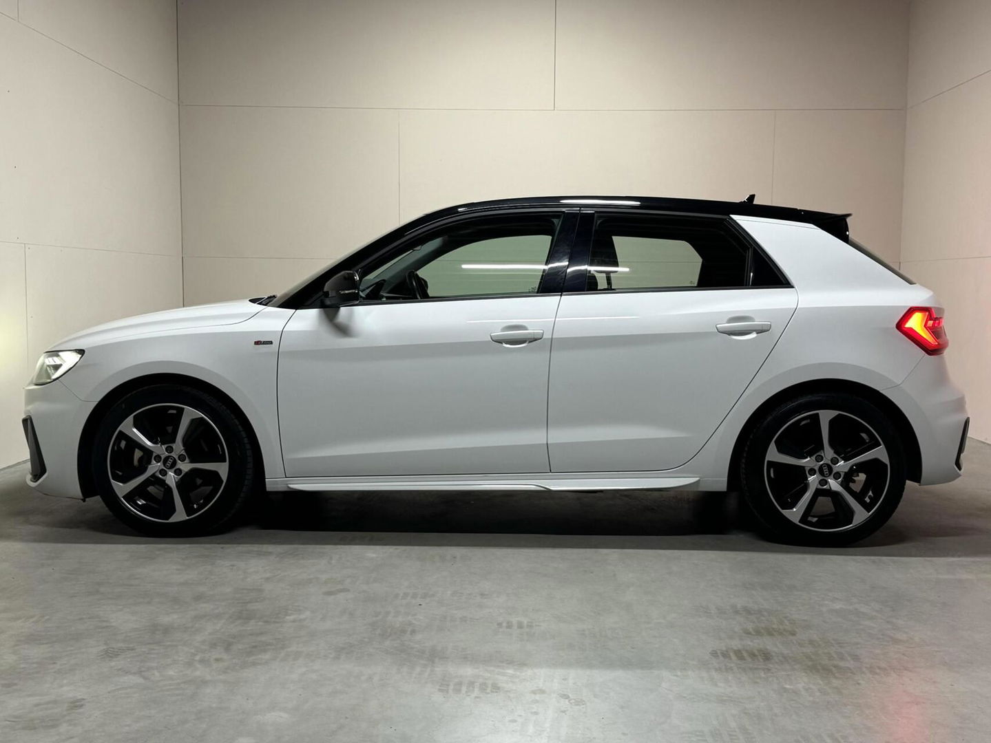 Audi A1 Sportback 30 TFSI S-Line Carplay Cruise Clima PDC