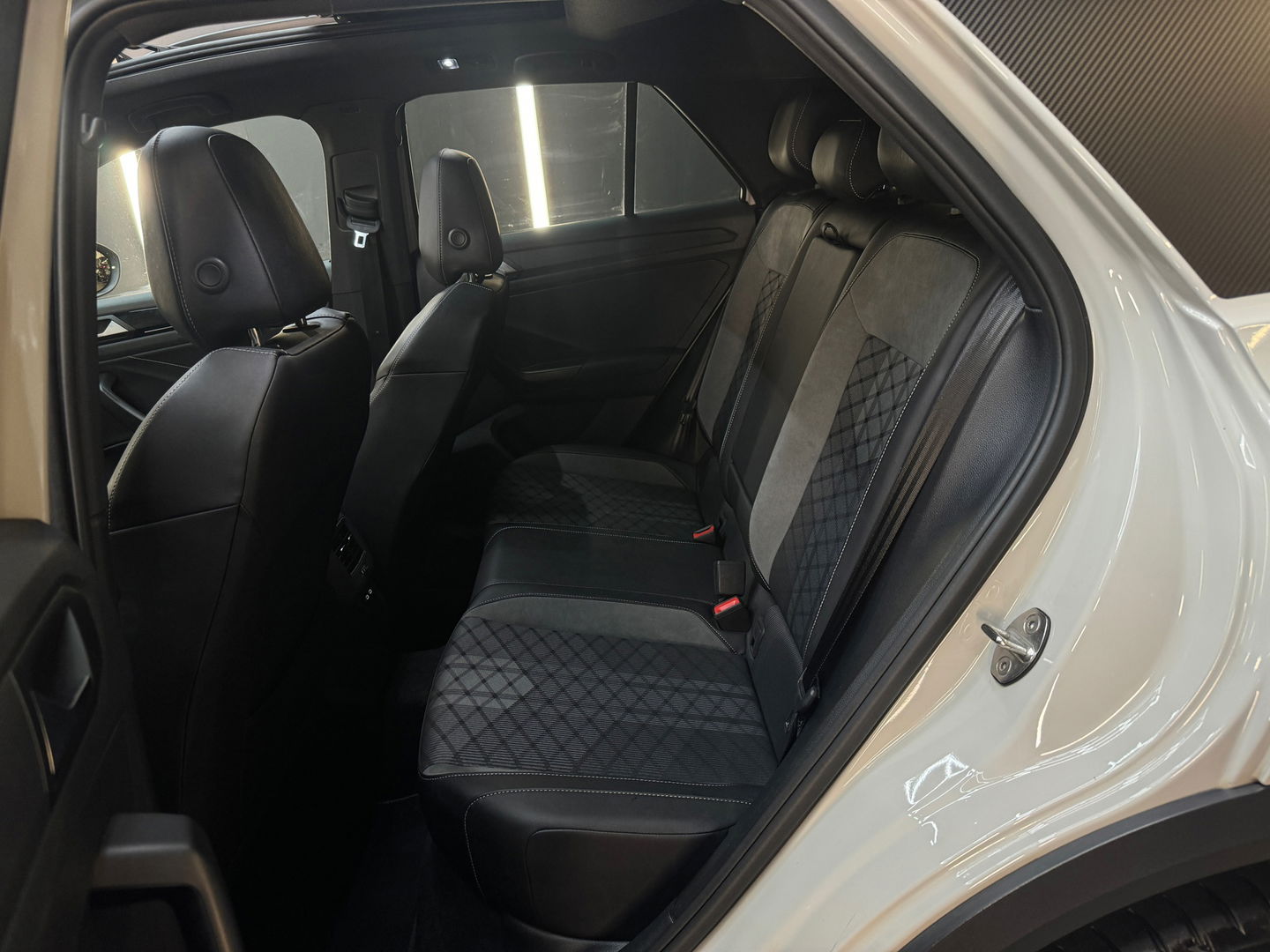 Volkswagen T-Roc 1.5 TSI R-Line Pano|Beats|Keyl|Camera|Dodeh