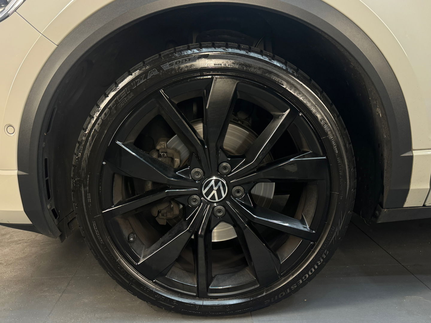 Volkswagen T-Roc 1.5 TSI R-Line Pano|Beats|Keyl|Camera|Dodeh