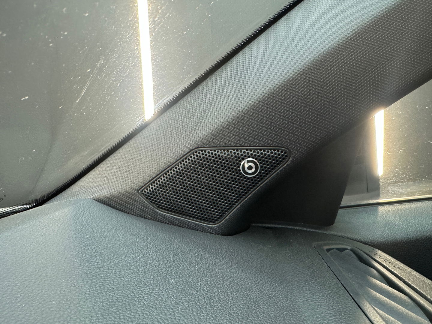 Volkswagen T-Roc 1.5 TSI R-Line Pano|Beats|Keyl|Camera|Dodeh