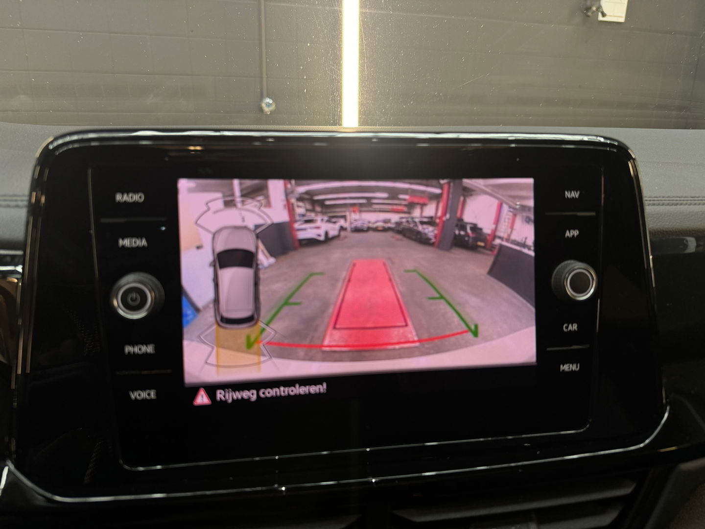 Volkswagen T-Roc 1.5 TSI R-Line Pano|Beats|Keyl|Camera|Dodeh