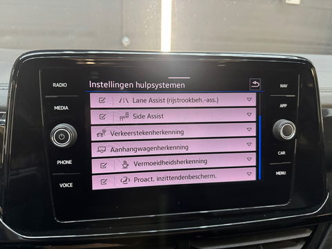 Volkswagen T-Roc 1.5 TSI R-Line Pano|Beats|Keyl|Camera|Dodeh