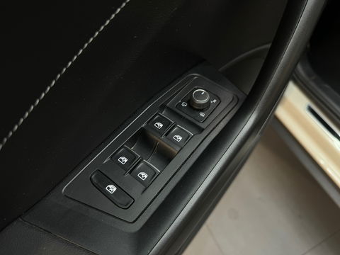 Volkswagen T-Roc 1.5 TSI R-Line Pano|Beats|Keyl|Camera|Dodeh