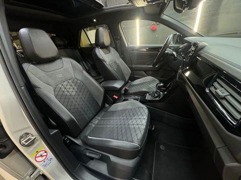 Volkswagen T-Roc 1.5 TSI R-Line Pano|Beats|Keyl|Camera|Dodeh