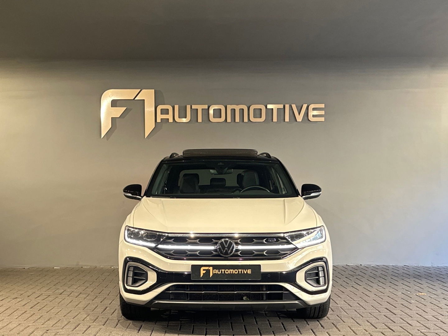 Volkswagen T-Roc 1.5 TSI R-Line Pano|Beats|Keyl|Camera|Dodeh