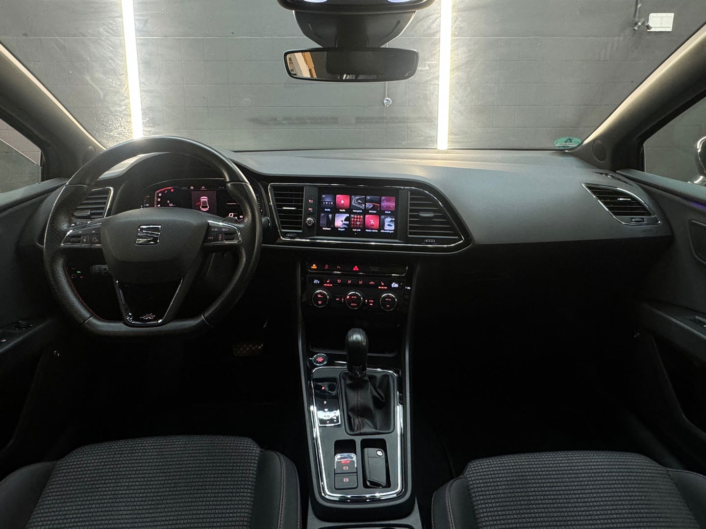 SEAT Leon 2.0 TSI FR Business Intense Keyles|DSG|Sfeer|Beats