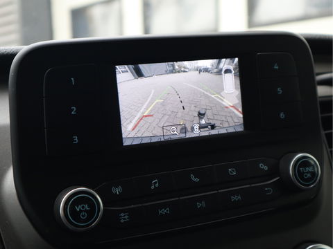 Ford Transit Custom 2.0 TDCI 105 pk Euro 6 L2H2 Sortimo Inrichting - Omvormer 220V - Trekhaak - Camera