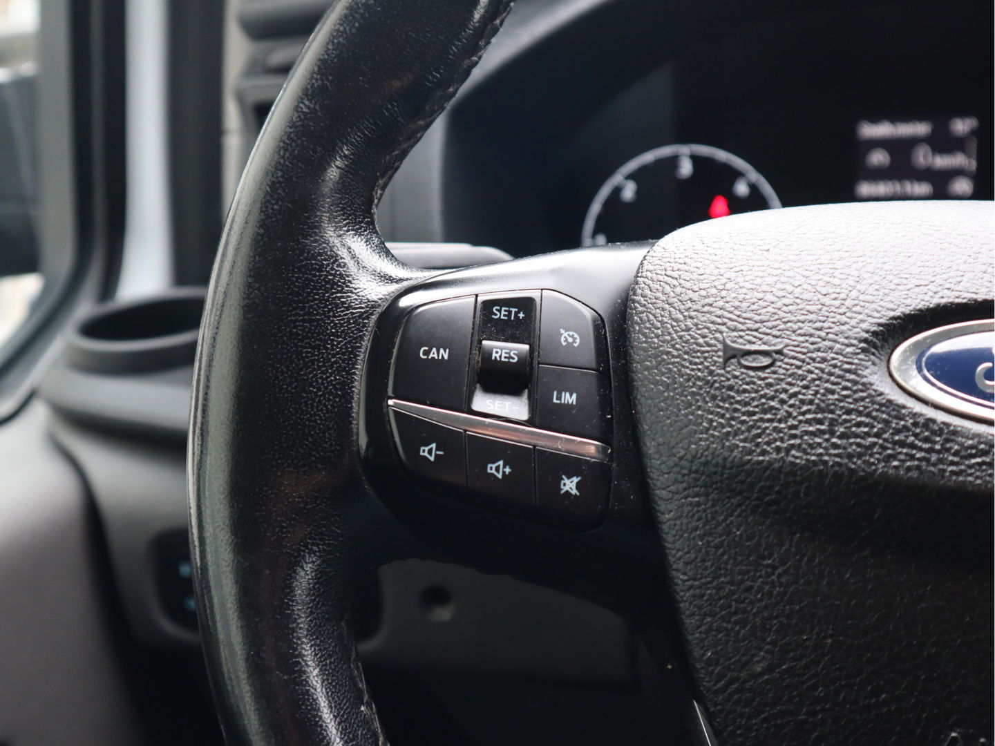 Ford Transit Custom 2.0 TDCI 105 pk Euro 6 L2H2 Sortimo Inrichting - Omvormer 220V - Trekhaak - Camera