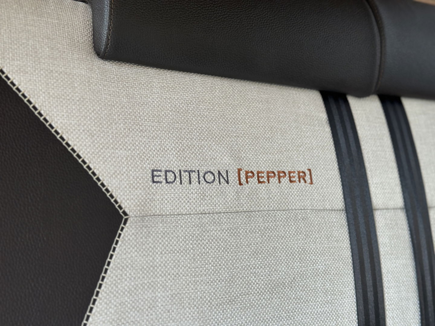 Weinsberg X-CURSION 500 MQ Edition | Hefbed | Stoelverwarming | TV-Satelliet | Thule Cassetteluifel | Achteruitrijcamera | Apple Carplay | Android Auto