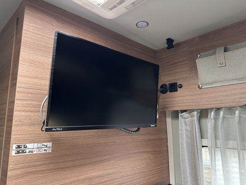 Weinsberg X-CURSION 500 MQ Edition | Hefbed | Stoelverwarming | TV-Satelliet | Thule Cassetteluifel | Achteruitrijcamera | Apple Carplay | Android Auto