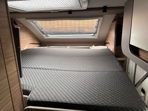 Weinsberg X-CURSION 500 MQ Edition | Hefbed | Stoelverwarming | TV-Satelliet | Thule Cassetteluifel | Achteruitrijcamera | Apple Carplay | Android Auto