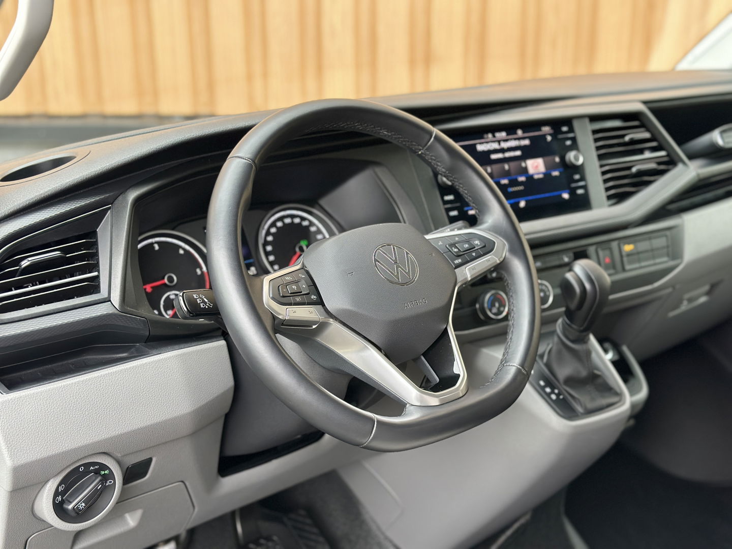 Weinsberg X-CURSION 500 MQ Edition | Hefbed | Stoelverwarming | TV-Satelliet | Thule Cassetteluifel | Achteruitrijcamera | Apple Carplay | Android Auto