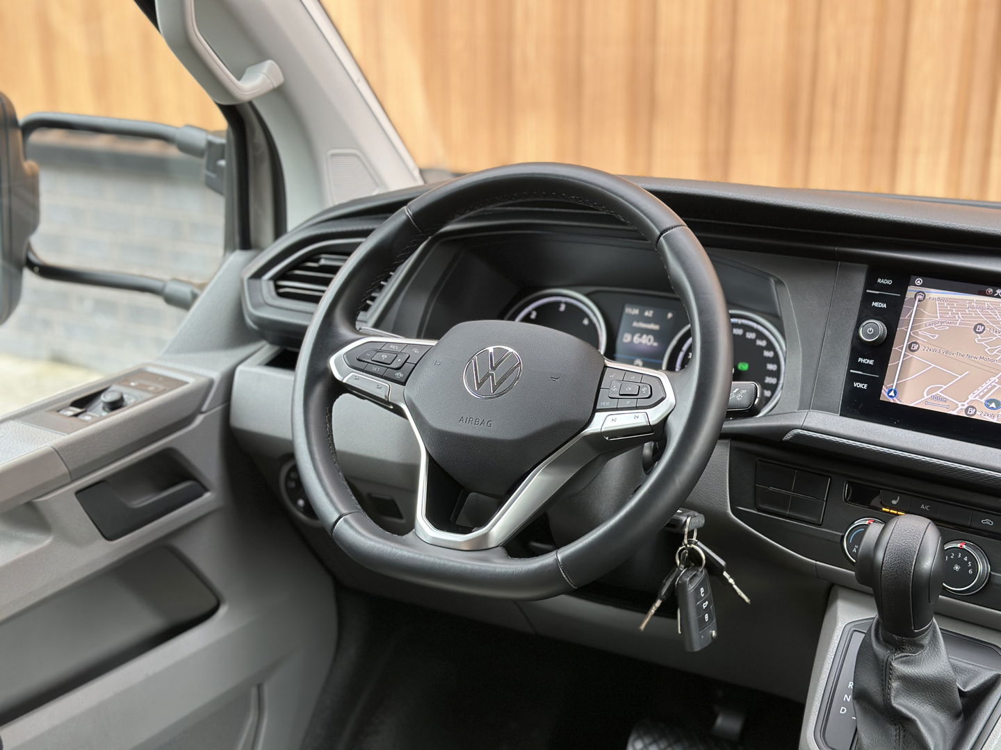 Weinsberg X-CURSION 500 MQ Edition | Hefbed | Stoelverwarming | TV-Satelliet | Thule Cassetteluifel | Achteruitrijcamera | Apple Carplay | Android Auto