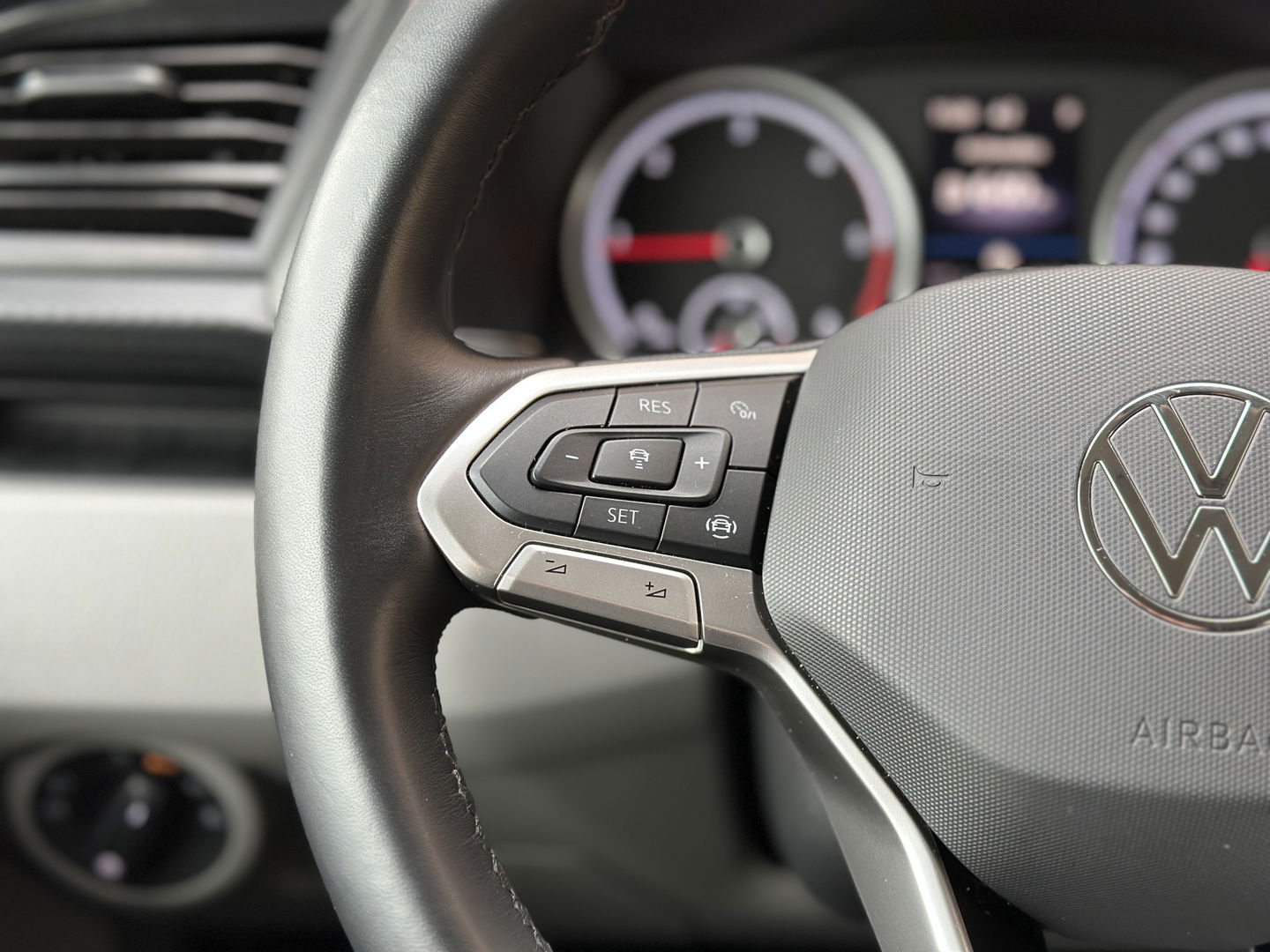 Weinsberg X-CURSION 500 MQ Edition | Hefbed | Stoelverwarming | TV-Satelliet | Thule Cassetteluifel | Achteruitrijcamera | Apple Carplay | Android Auto