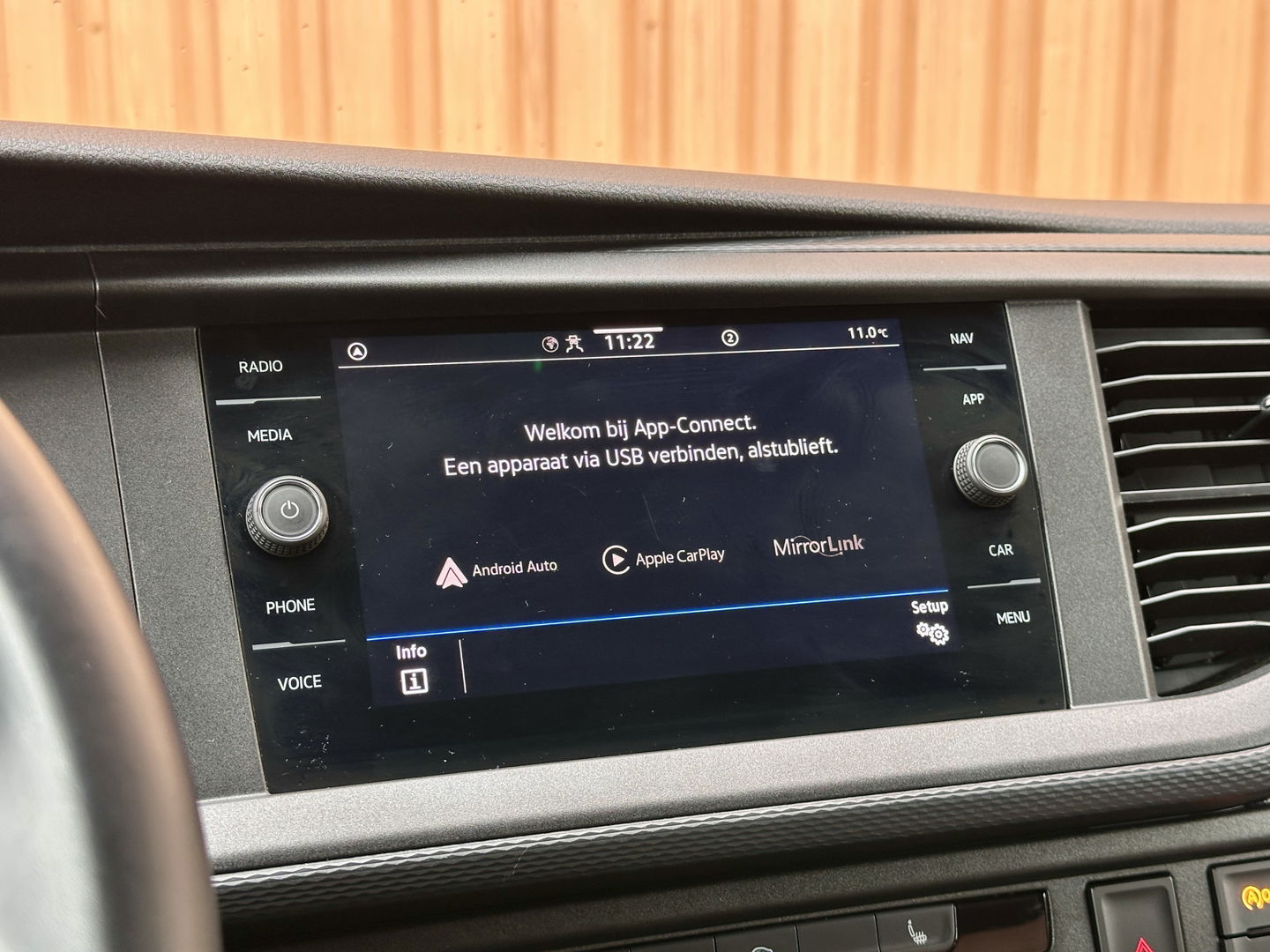 Weinsberg X-CURSION 500 MQ Edition | Hefbed | Stoelverwarming | TV-Satelliet | Thule Cassetteluifel | Achteruitrijcamera | Apple Carplay | Android Auto
