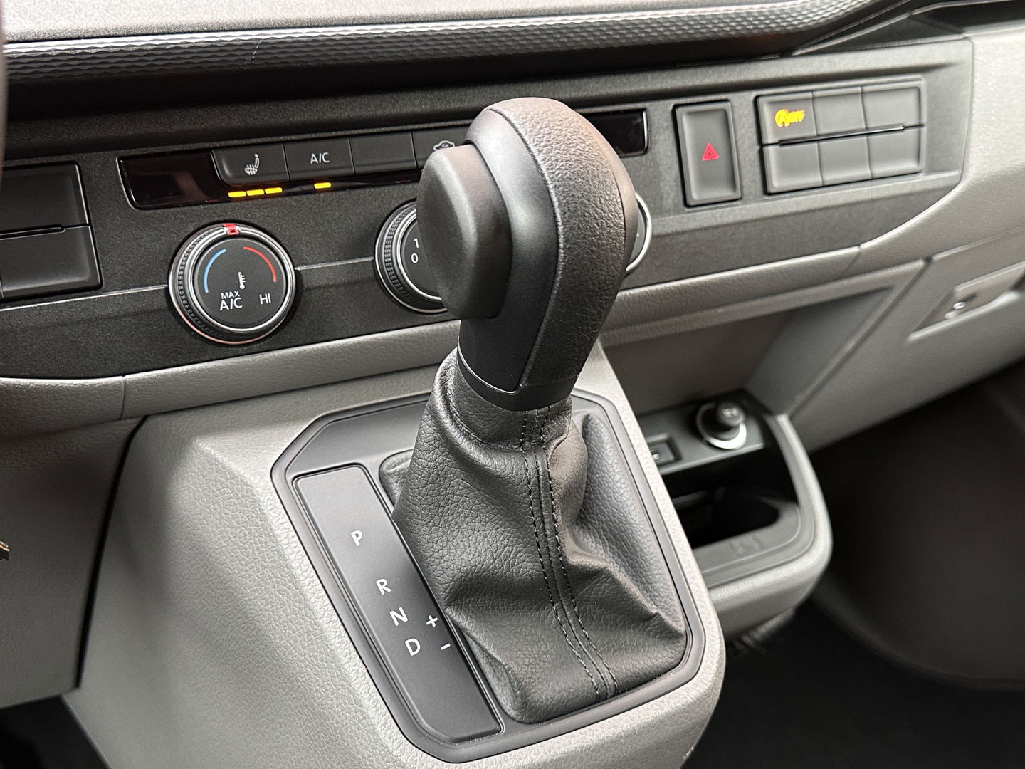 Weinsberg X-CURSION 500 MQ Edition | Hefbed | Stoelverwarming | TV-Satelliet | Thule Cassetteluifel | Achteruitrijcamera | Apple Carplay | Android Auto