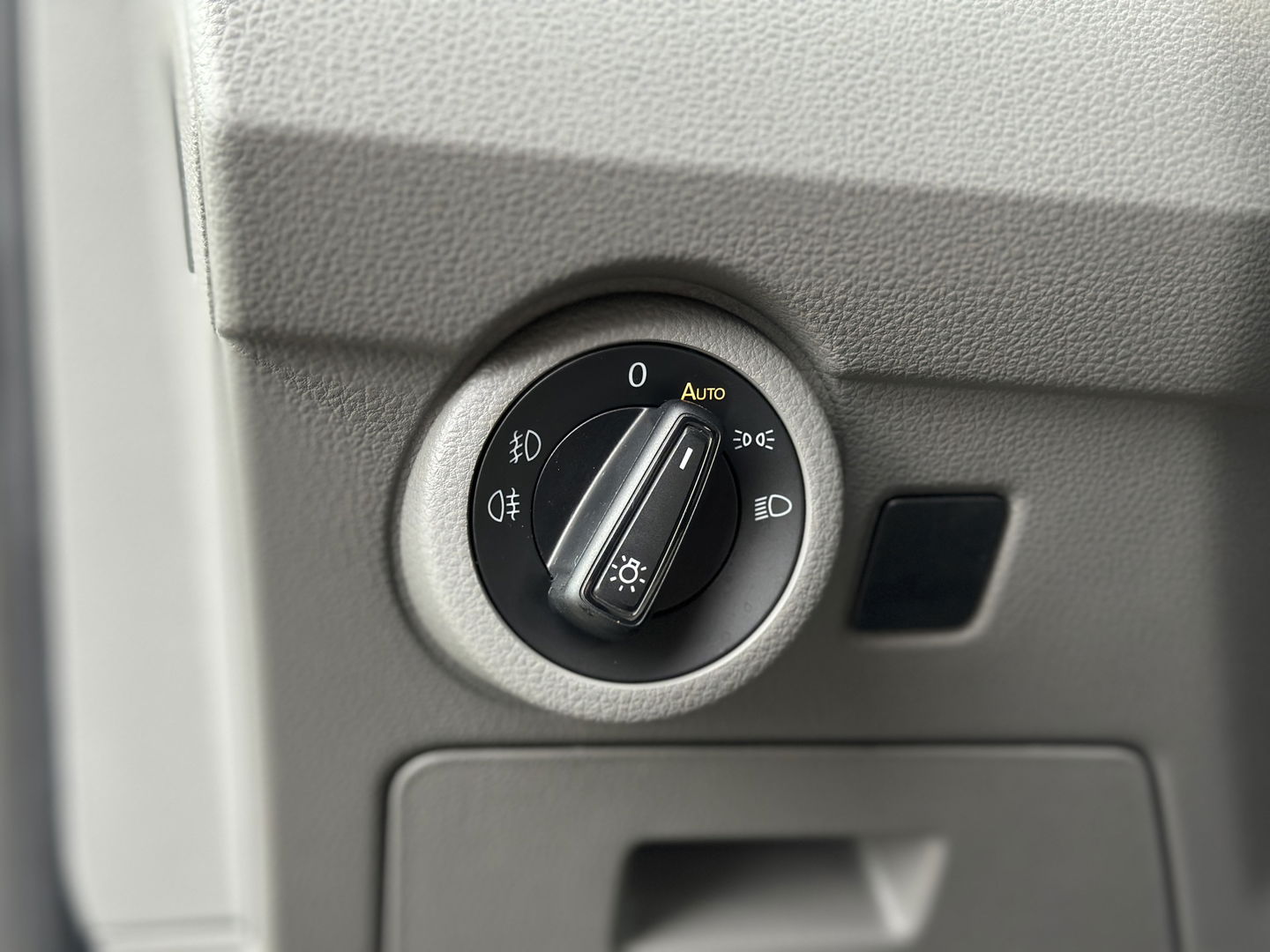 Weinsberg X-CURSION 500 MQ Edition | Hefbed | Stoelverwarming | TV-Satelliet | Thule Cassetteluifel | Achteruitrijcamera | Apple Carplay | Android Auto