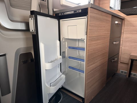 Weinsberg X-CURSION 500 MQ Edition | Hefbed | Stoelverwarming | TV-Satelliet | Thule Cassetteluifel | Achteruitrijcamera | Apple Carplay | Android Auto