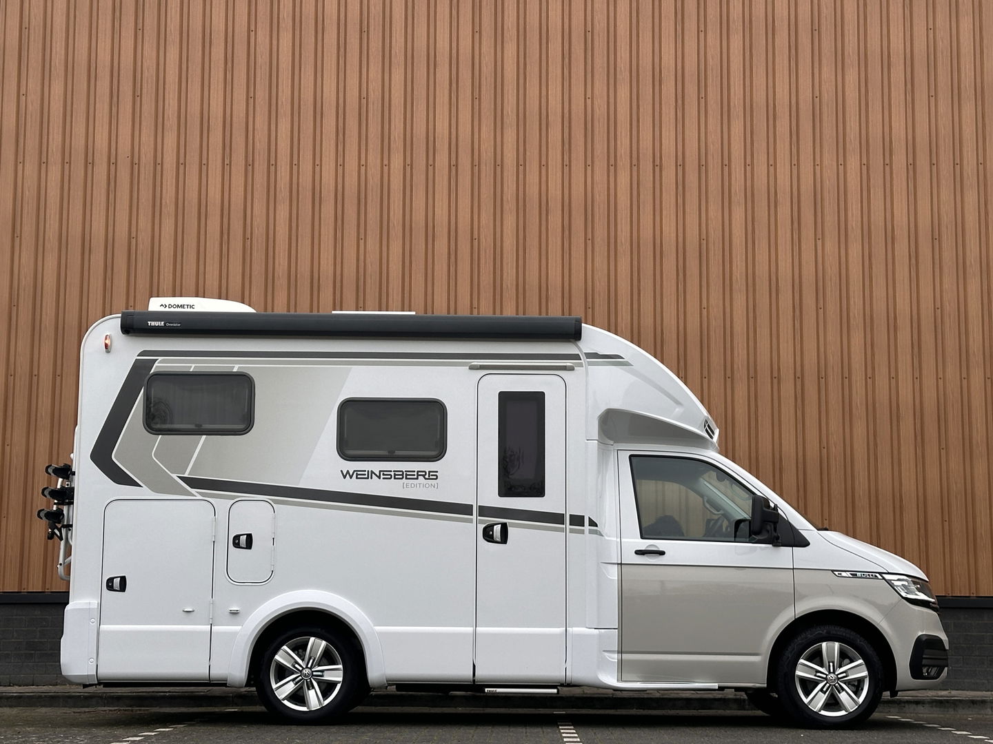 Weinsberg X-CURSION 500 MQ Edition | Hefbed | Stoelverwarming | TV-Satelliet | Thule Cassetteluifel | Achteruitrijcamera | Apple Carplay | Android Auto