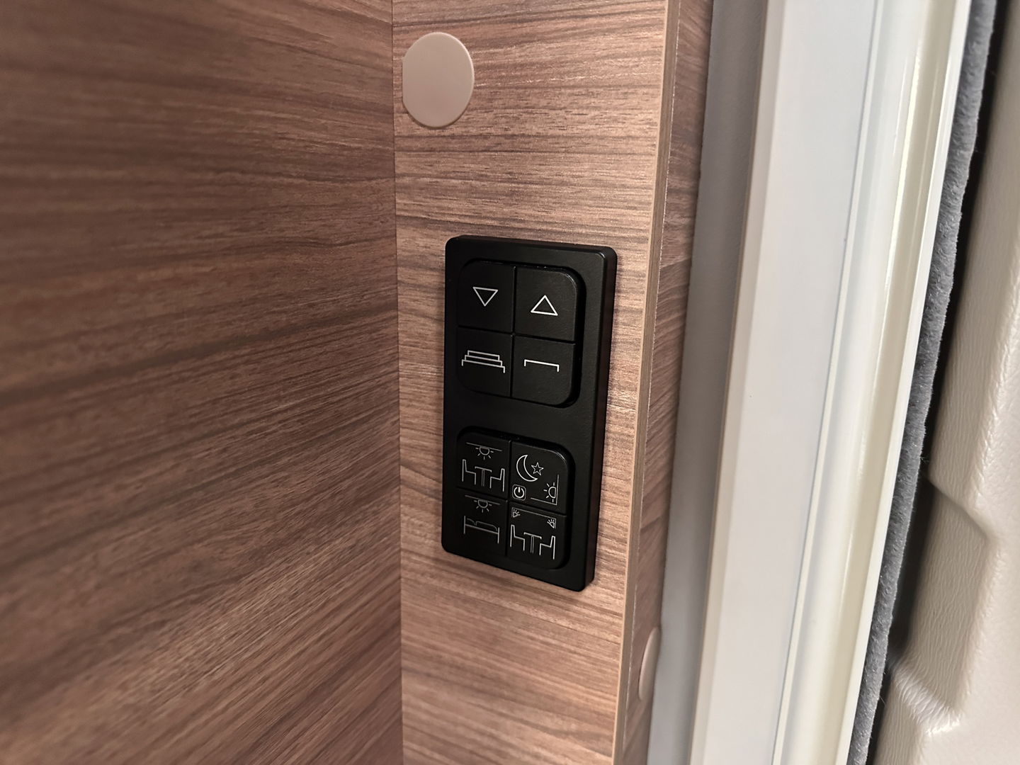 Weinsberg X-CURSION 500 MQ Edition | Hefbed | Stoelverwarming | TV-Satelliet | Thule Cassetteluifel | Achteruitrijcamera | Apple Carplay | Android Auto