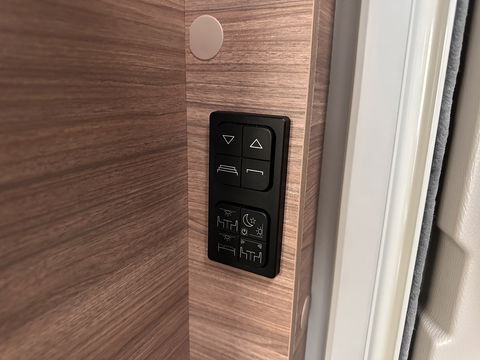 Weinsberg X-CURSION 500 MQ Edition | Hefbed | Stoelverwarming | TV-Satelliet | Thule Cassetteluifel | Achteruitrijcamera | Apple Carplay | Android Auto