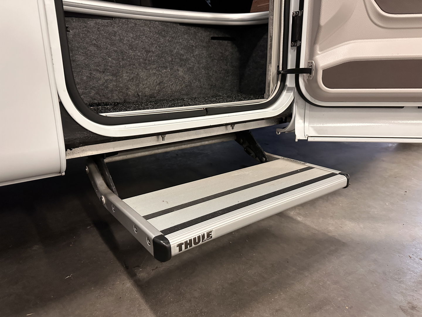 Weinsberg X-CURSION 500 MQ Edition | Hefbed | Stoelverwarming | TV-Satelliet | Thule Cassetteluifel | Achteruitrijcamera | Apple Carplay | Android Auto