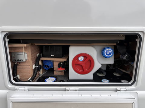 Weinsberg X-CURSION 500 MQ Edition | Hefbed | Stoelverwarming | TV-Satelliet | Thule Cassetteluifel | Achteruitrijcamera | Apple Carplay | Android Auto