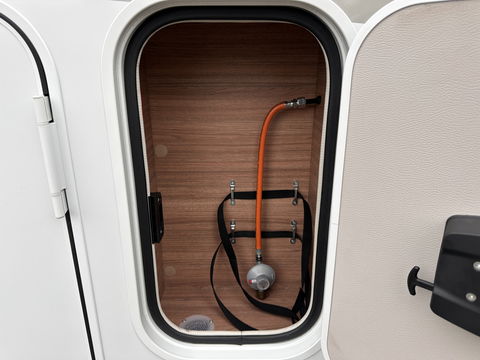 Weinsberg X-CURSION 500 MQ Edition | Hefbed | Stoelverwarming | TV-Satelliet | Thule Cassetteluifel | Achteruitrijcamera | Apple Carplay | Android Auto