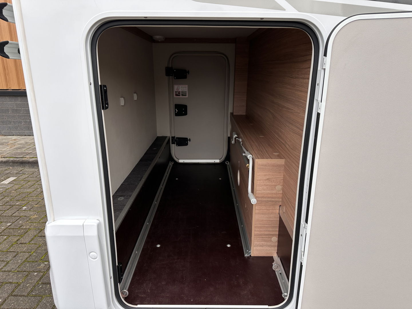 Weinsberg X-CURSION 500 MQ Edition | Hefbed | Stoelverwarming | TV-Satelliet | Thule Cassetteluifel | Achteruitrijcamera | Apple Carplay | Android Auto