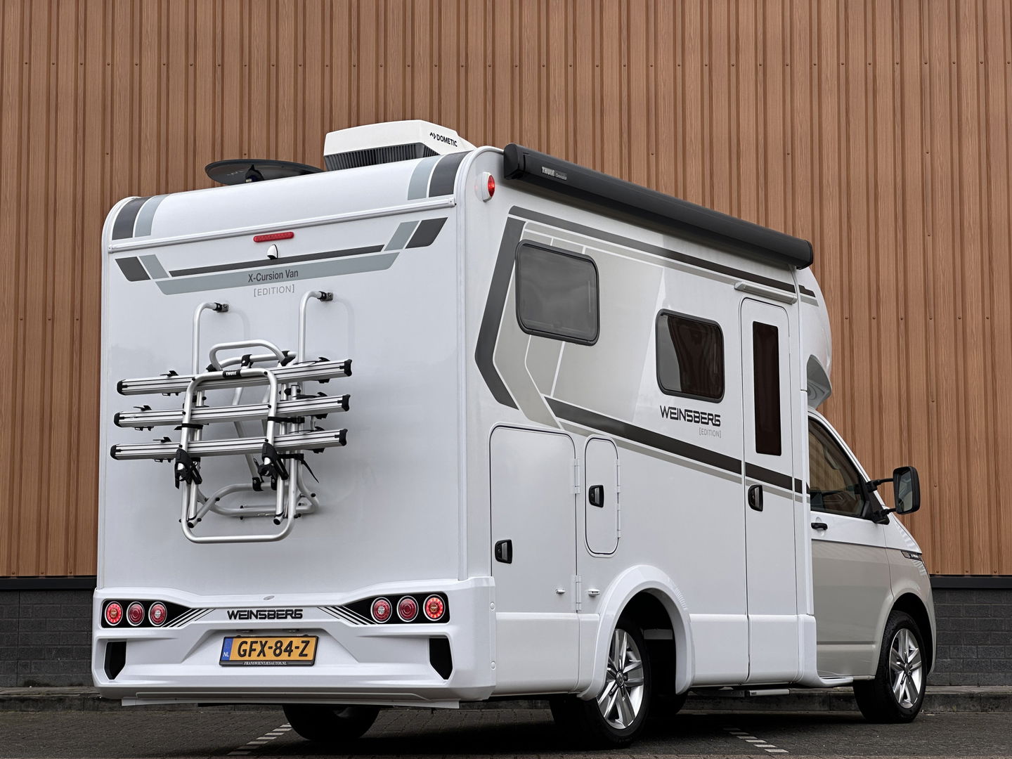 Weinsberg X-CURSION 500 MQ Edition | Hefbed | Stoelverwarming | TV-Satelliet | Thule Cassetteluifel | Achteruitrijcamera | Apple Carplay | Android Auto