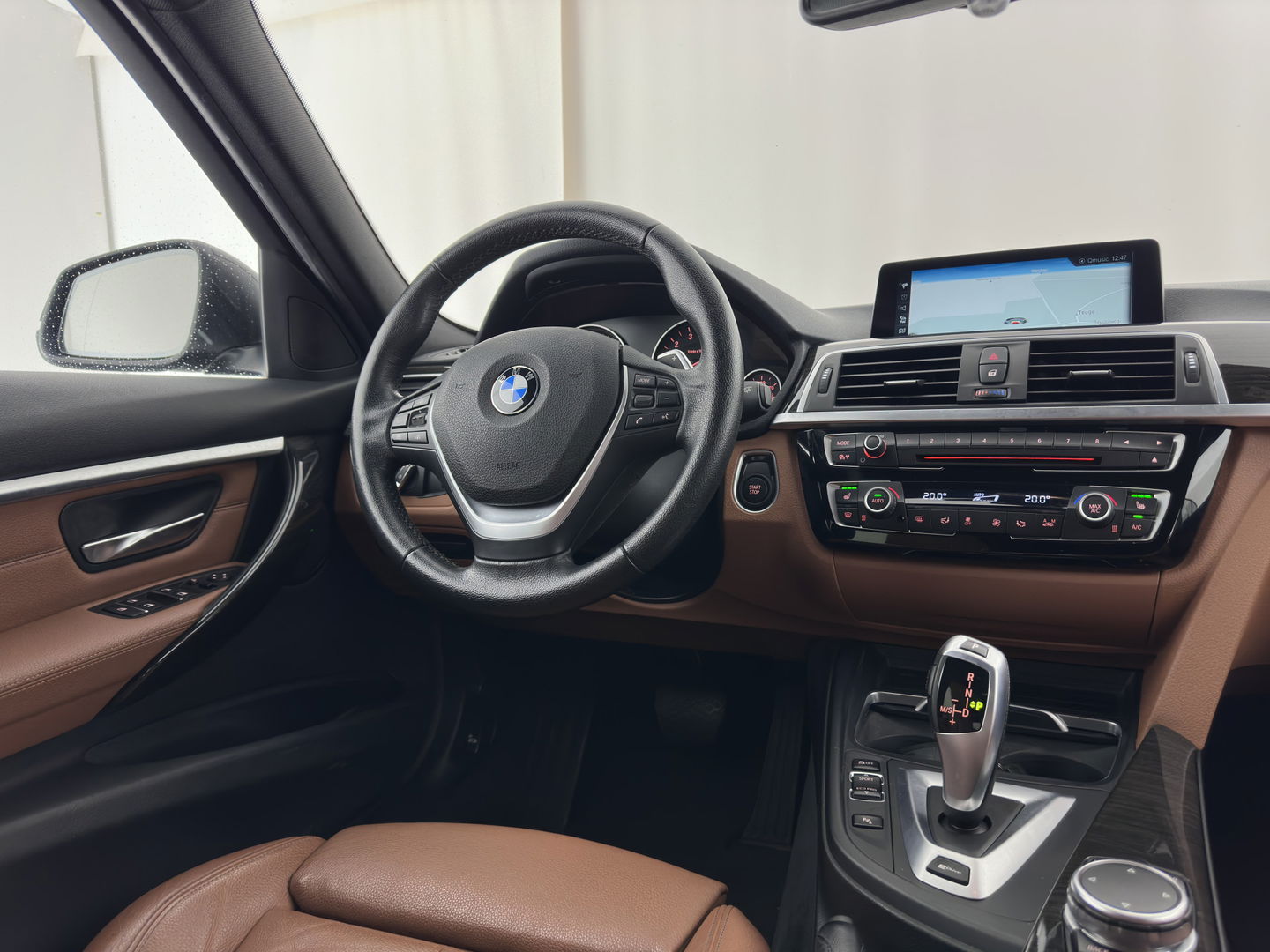 BMW 3-serie 330e High Executive Plug-In Aut. *FULL-LEATHER | FULL-LED | ADAPTIVE-CRUISE | MEMORY-PACK | KEYLESS | HIFI-SOUND | CAMERA | HEATED-SPORTSEATS | DAB+ | NAVI-FULLMAP | PRIVACY-GLASS | SHIFT-PADDLES | 18"ALU*