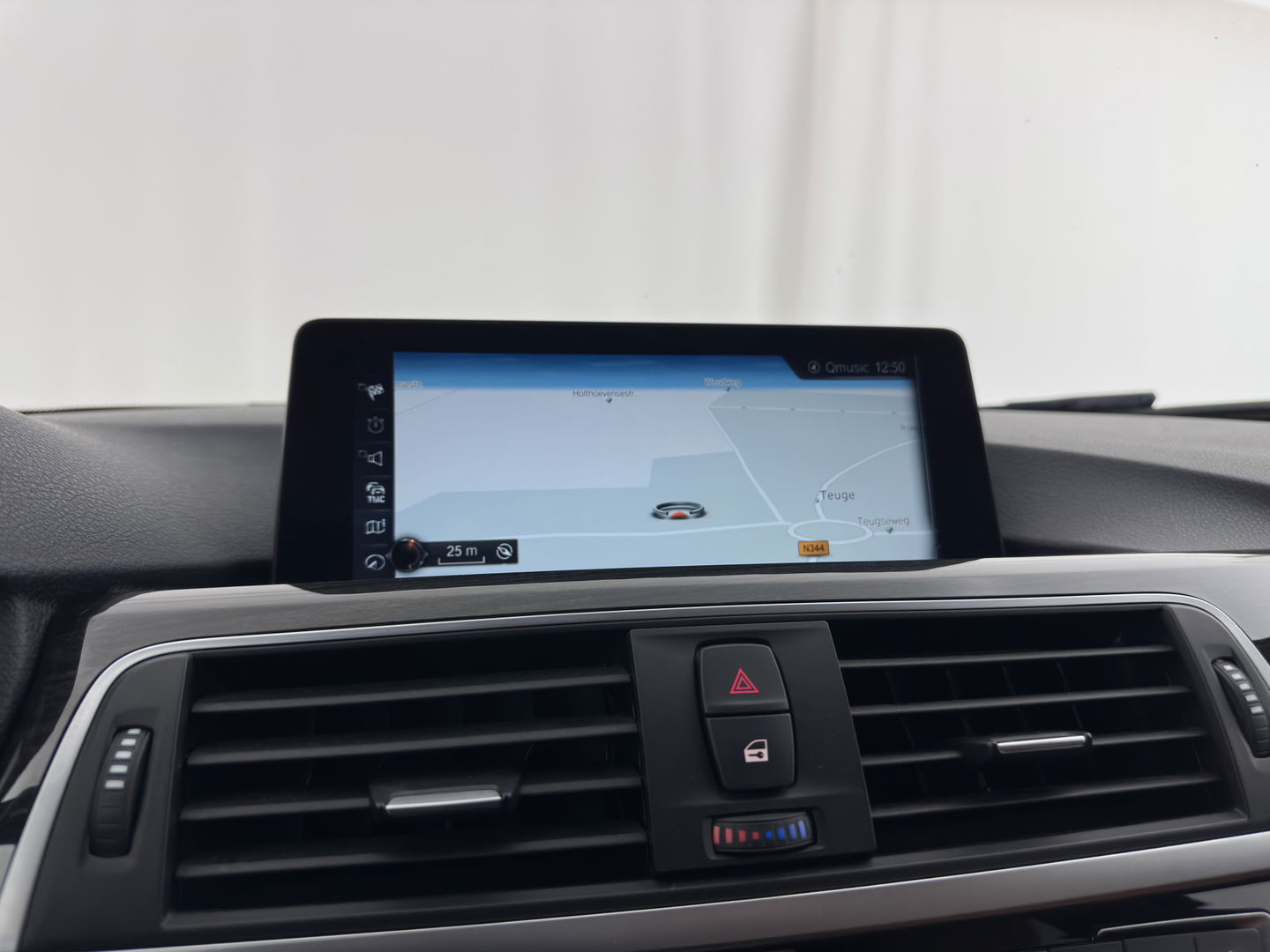 BMW 3-serie 330e High Executive Plug-In Aut. *FULL-LEATHER | FULL-LED | ADAPTIVE-CRUISE | MEMORY-PACK | KEYLESS | HIFI-SOUND | CAMERA | HEATED-SPORTSEATS | DAB+ | NAVI-FULLMAP | PRIVACY-GLASS | SHIFT-PADDLES | 18"ALU*