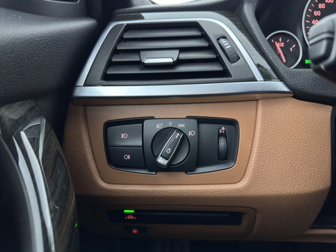 BMW 3-serie 330e High Executive Plug-In Aut. *FULL-LEATHER | FULL-LED | ADAPTIVE-CRUISE | MEMORY-PACK | KEYLESS | HIFI-SOUND | CAMERA | HEATED-SPORTSEATS | DAB+ | NAVI-FULLMAP | PRIVACY-GLASS | SHIFT-PADDLES | 18"ALU*