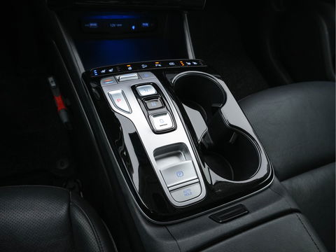 Hyundai Tucson 1.6 T-GDI PHEV Premium 4WD (INCL.BTW) *FULL-LEATER | FULL-LED | ADAPTIVE-CRUISE | BLIND-SPOT | MEMORY-PACK | TOP-VIEW | KEYLESS | DIGI-COCKPIT | HEATED/VENTILATED-COMFORTSEATS | DAB+ | PRIVACY-GLASS | SHIFT-PADDLES | 1