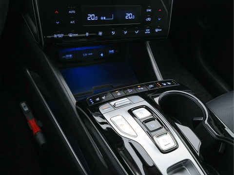 Hyundai Tucson 1.6 T-GDI PHEV Premium 4WD (INCL.BTW) *FULL-LEATER | FULL-LED | ADAPTIVE-CRUISE | BLIND-SPOT | MEMORY-PACK | TOP-VIEW | KEYLESS | DIGI-COCKPIT | HEATED/VENTILATED-COMFORTSEATS | DAB+ | PRIVACY-GLASS | SHIFT-PADDLES | 1